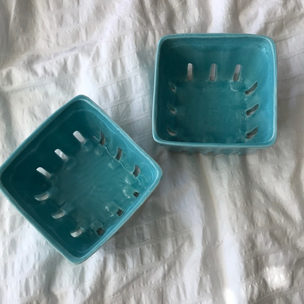 Ceramic berry baskets